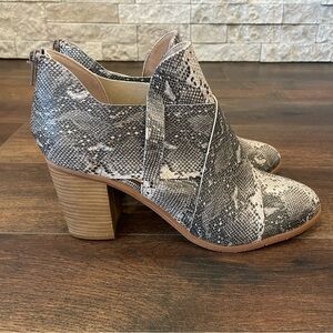 BC Azalea Crisscross Ankle Booties Python Print Size 10
